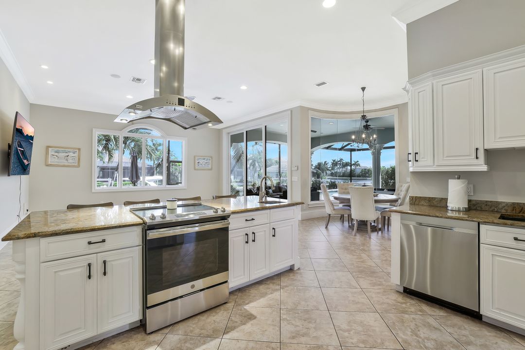 541 Taylor Ct, Marco Island, FL 34145