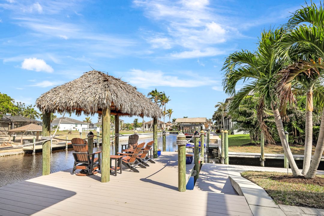 1135 Lorraine Ct, Cape Coral, FL 33904