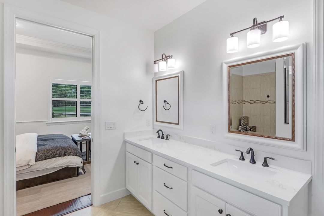 9403 Surfbird Ct, Naples, FL 34120