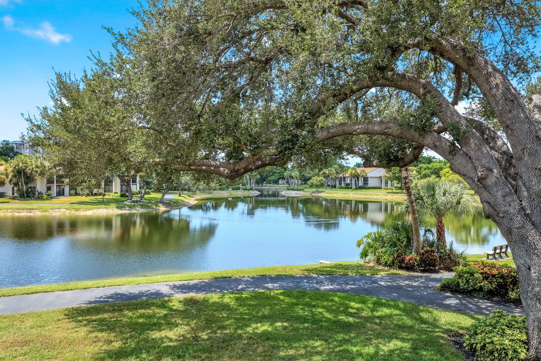 537 Lake Louise Cir #203, Naples, FL 34110