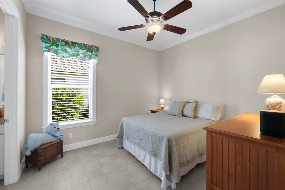 8362 Viale Cir, Naples, FL 34114