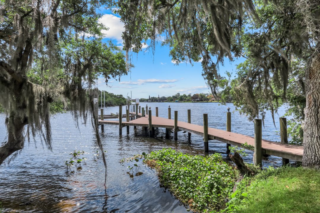 16470 Oakview Cir, Alva, FL 33920