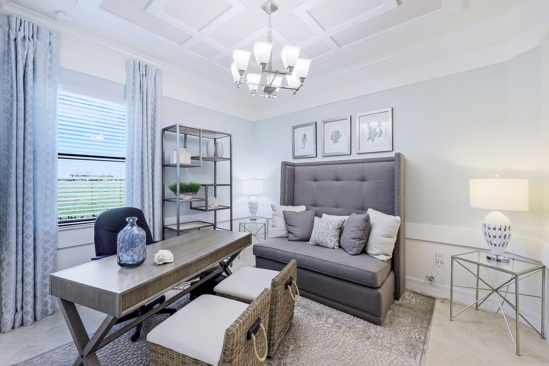 2939 Aviamar Cir, Naples, FL 34114