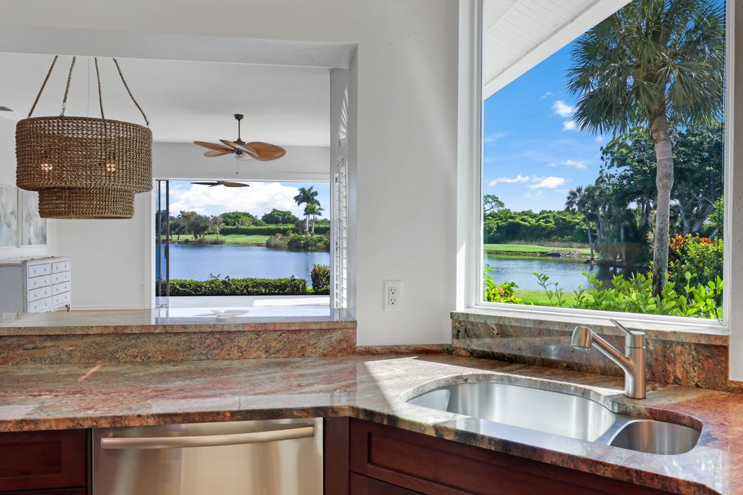 2153 Paget Cir, Naples, FL 34112