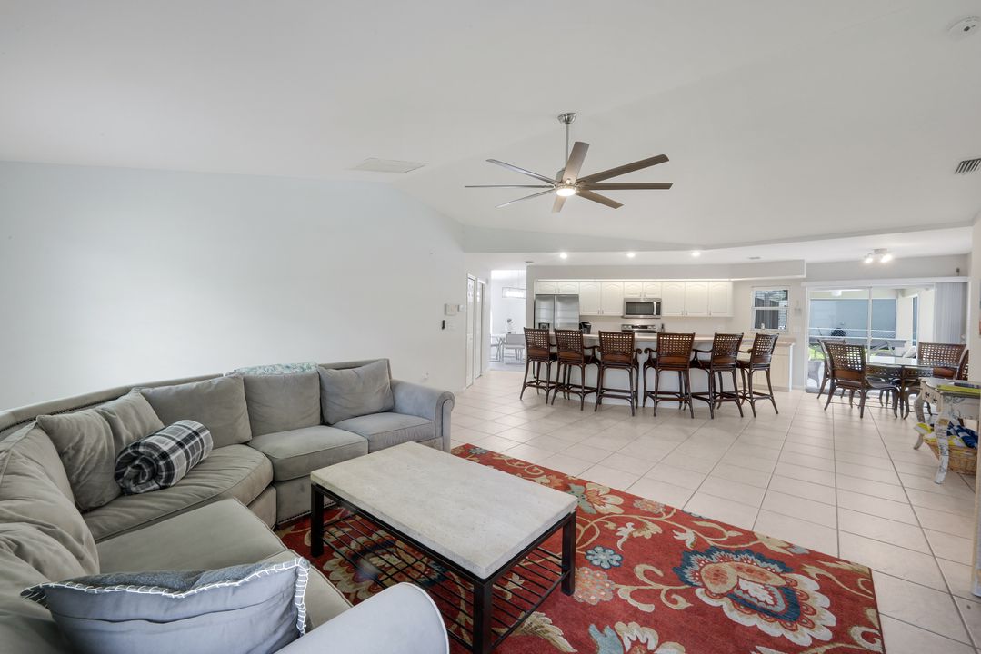 2526 SE 19th Pl, Cape Coral, FL 33904