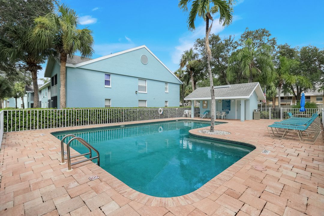 121 Wading Bird Cir #B-103, Naples, FL 34110