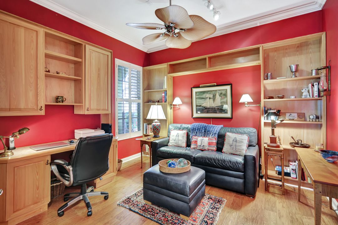 2914 Gilford Way, Naples, FL 34119