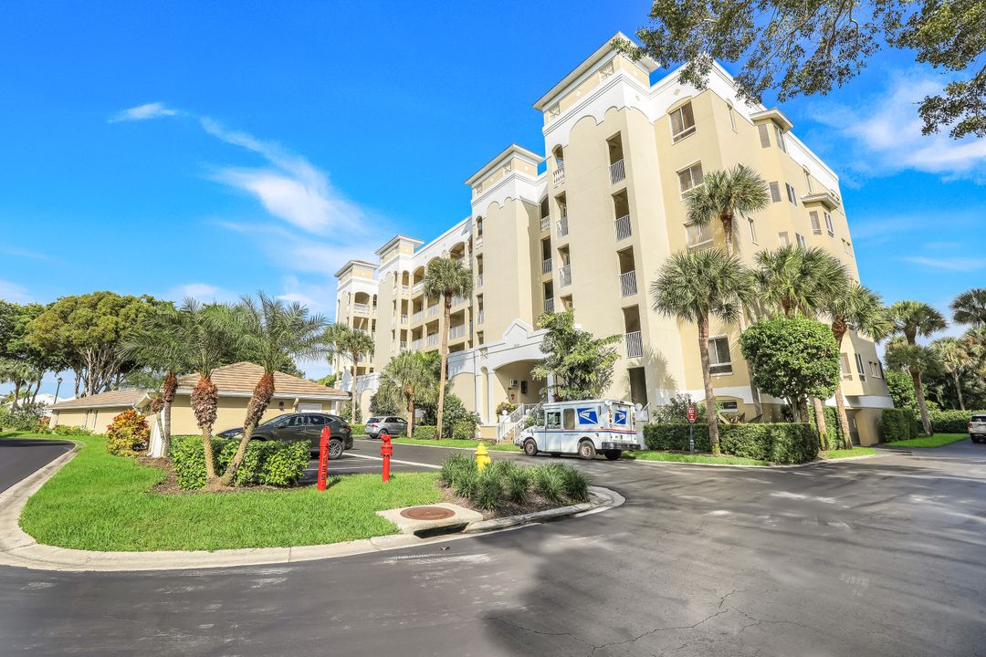 7655 Pebble Creek Cir #404, Naples, FL 34108