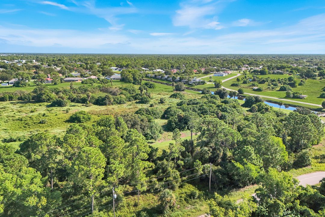 647 Parkdale Blvd, Lehigh Acres, FL 33974