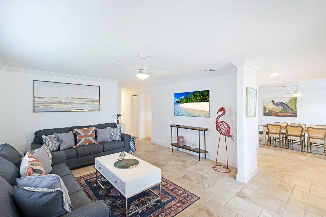 522 94th Ave N, Naples, FL 34108