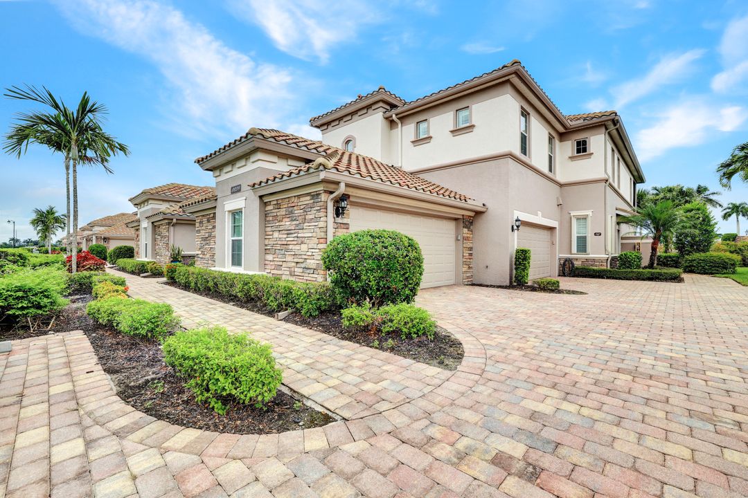 8839 Nautical Landing Cir #202, Naples, FL 34120