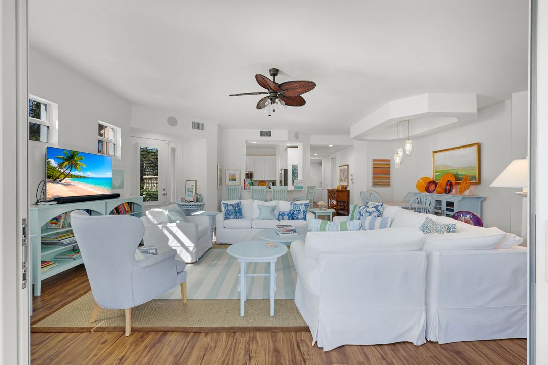 510 Via Veneto #102, Naples, FL 34108