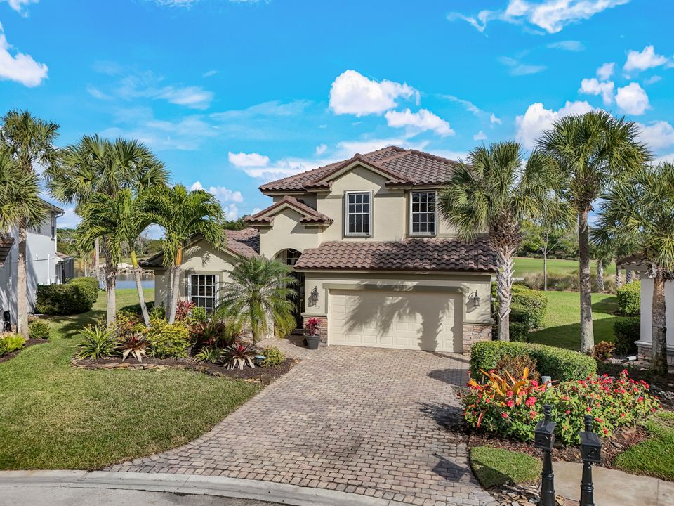 9175 Shale Ct, Naples, FL 34120