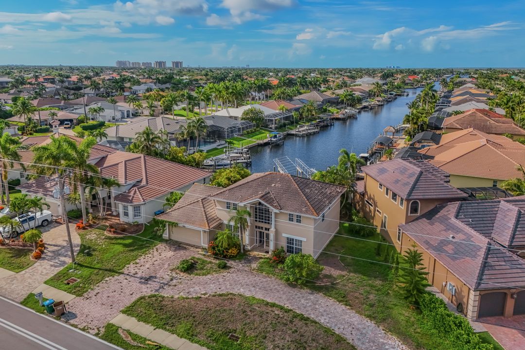 2502 Cape Coral Pkwy W, Cape Coral, FL 33914