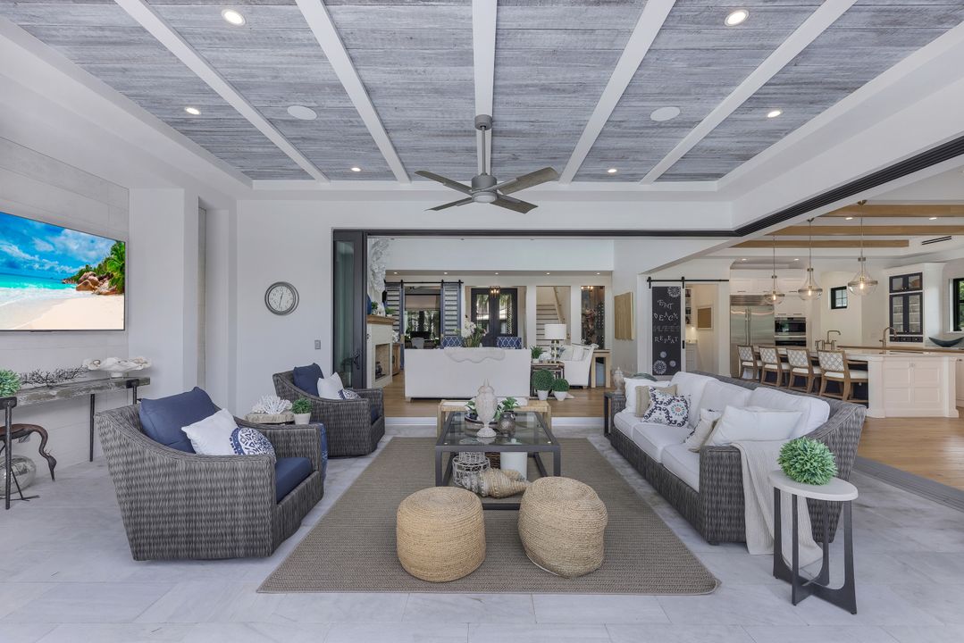 679 Rudder Rd, Naples, FL 34102