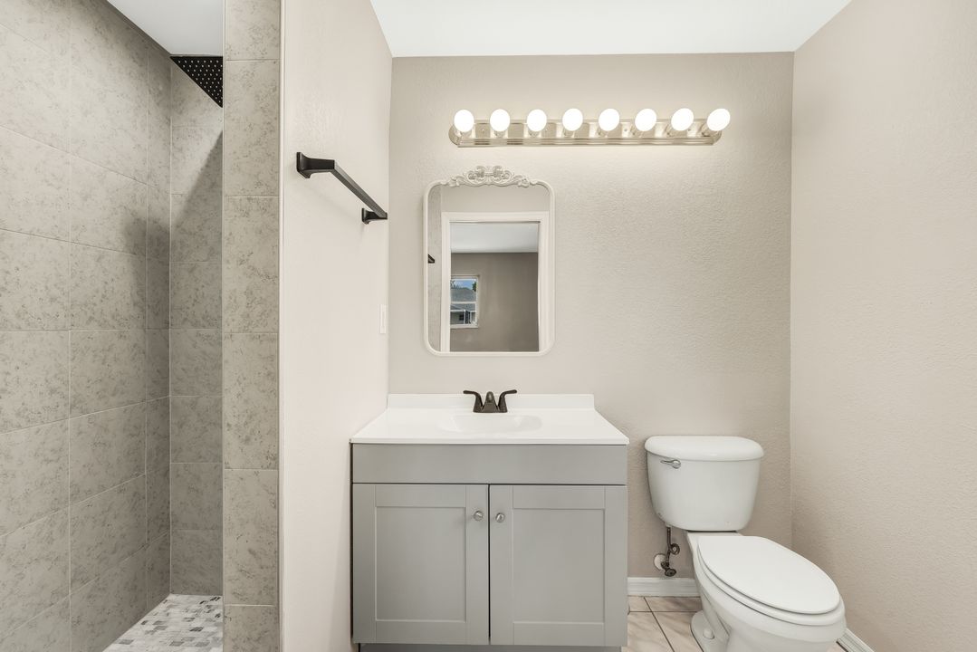 1913 NE 4th Ter, Cape Coral, FL 33909