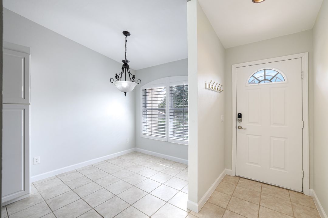 2055 Cascades Dr #4, Naples, FL 34112