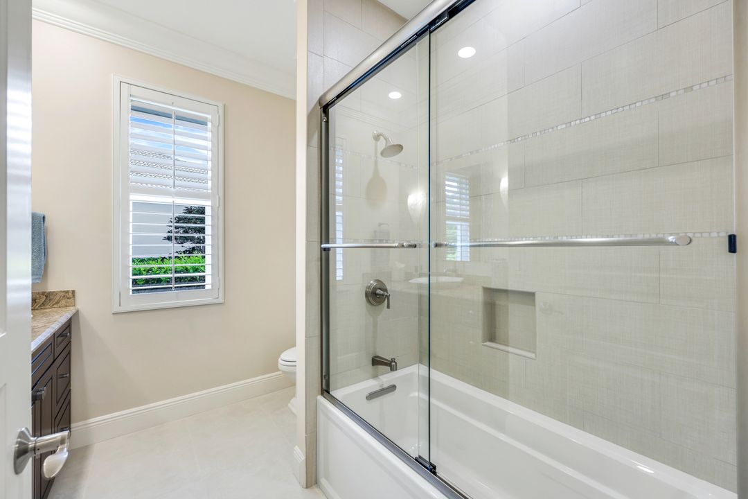 6632 Glen Arbor Way, Naples, FL 34119