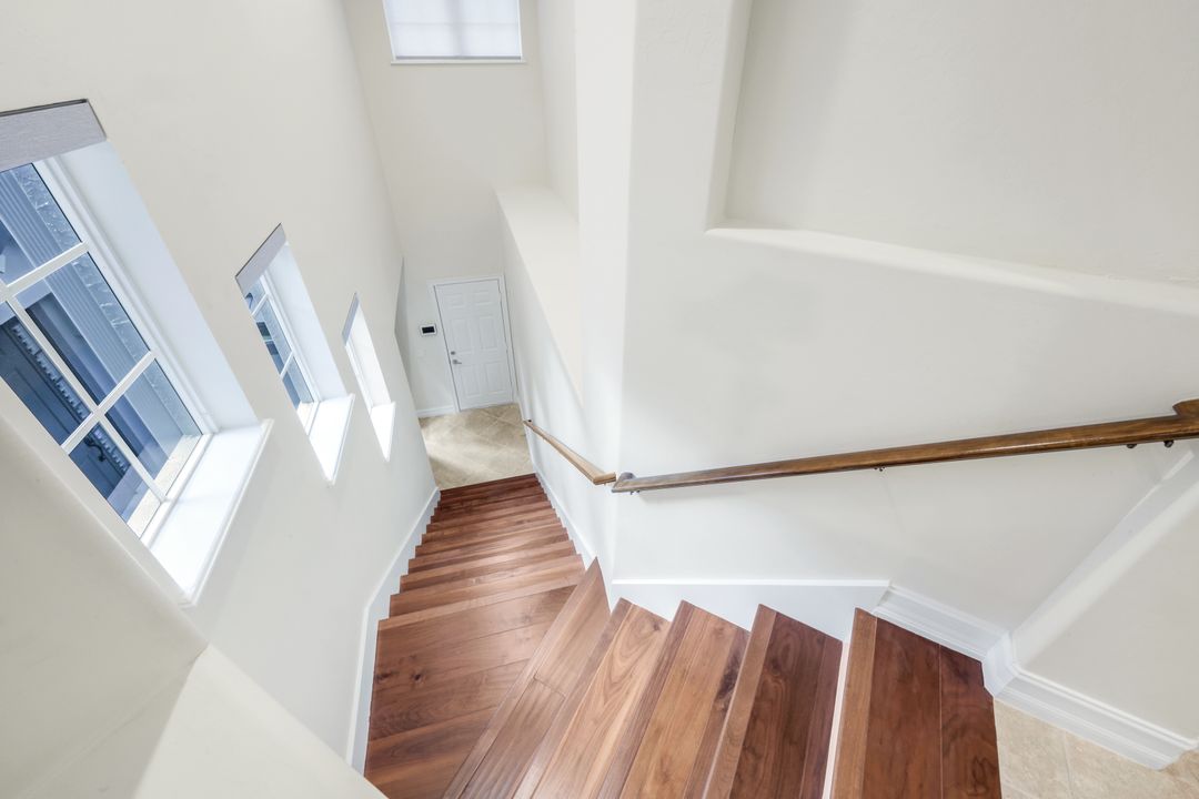 2040 Tarpon Bay Dr N #201, Naples, FL 34119