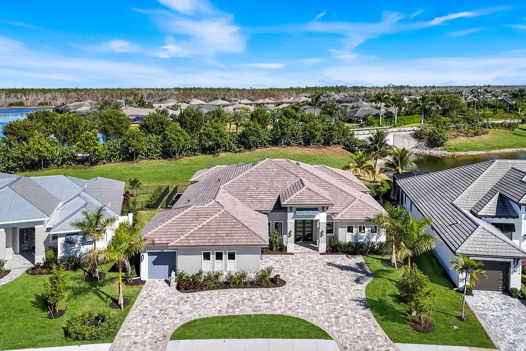 14282 Charthouse Cir, Naples, FL 34114