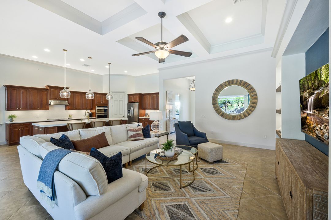 9298 Quarry Dr, Naples, FL 34120