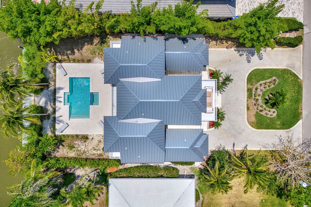 1500 Pelican Ave, Naples, FL 34102