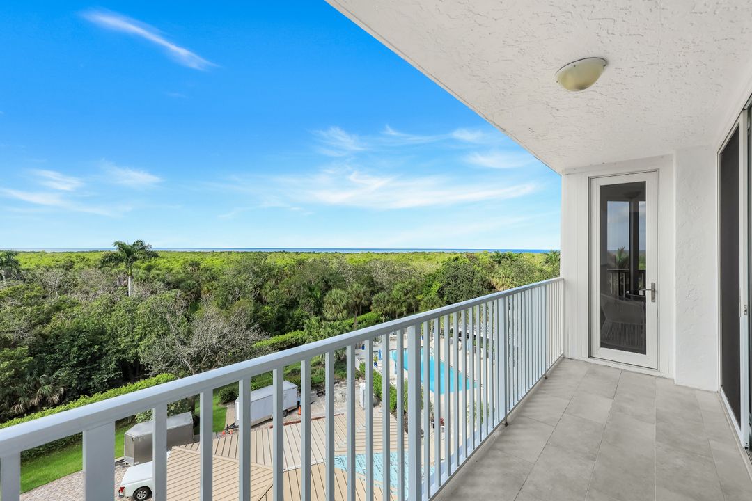 6361 Pelican Bay Blvd #402, Naples, FL 34108