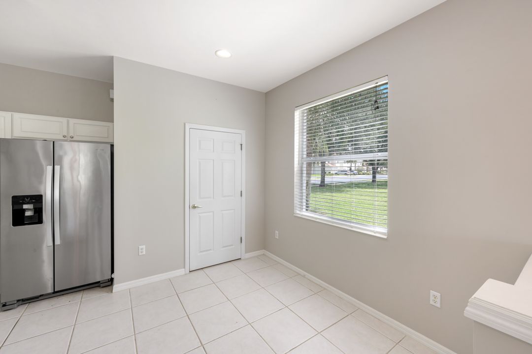 1088 Oxford Ln #48, Naples, FL 34105