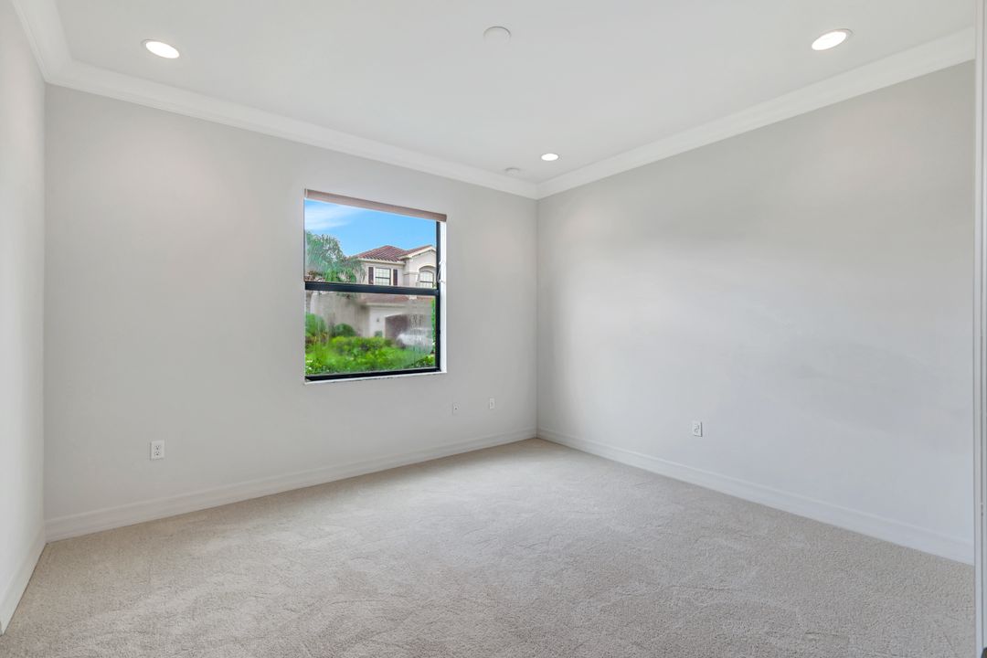 3430 Tigris Ln, Naples, FL 34119