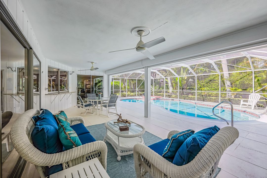 727 Park Shore Dr, Naples, FL 34103