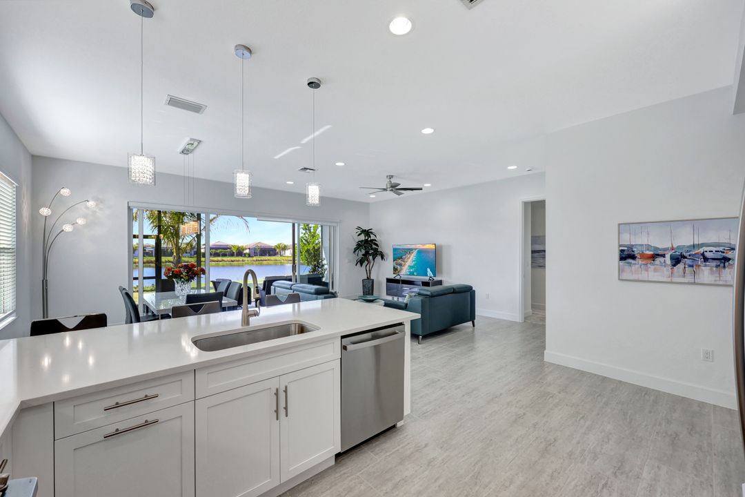 12418 Dahlia Ct, Naples, FL 34120
