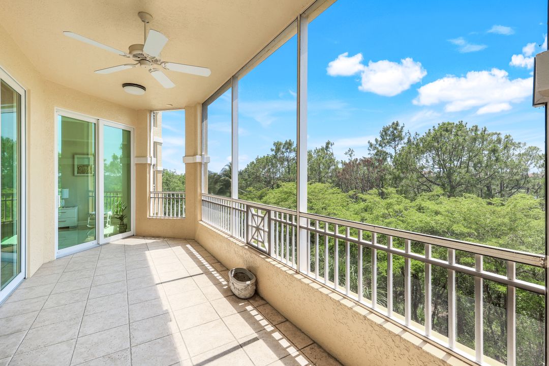 2728 Tiburon Blvd E #403, Naples, FL 34109