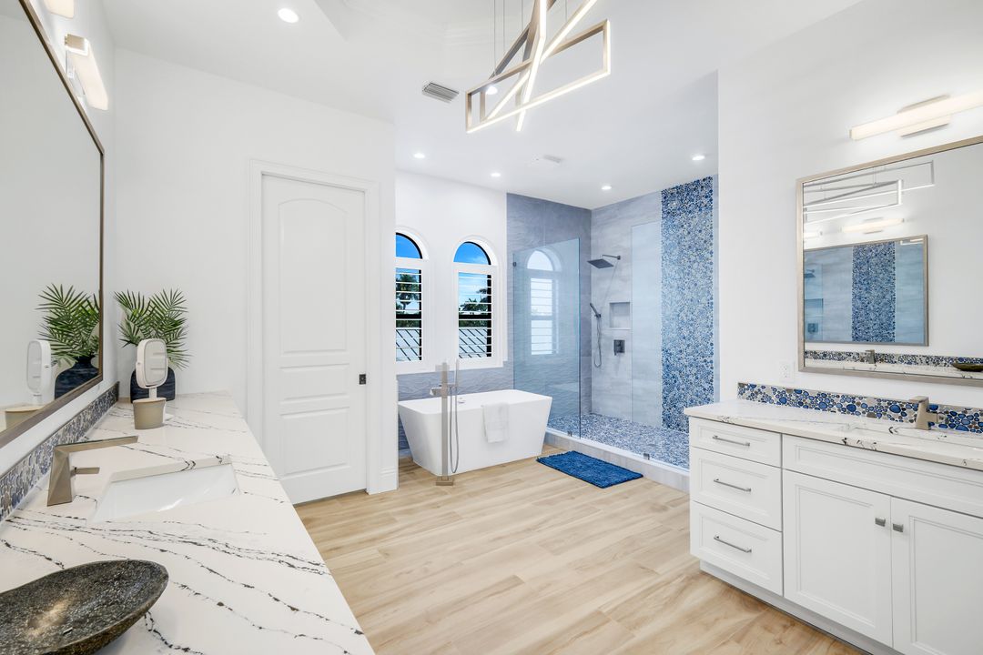 5743 SW 9th Ct, Cape Coral, FL 33914