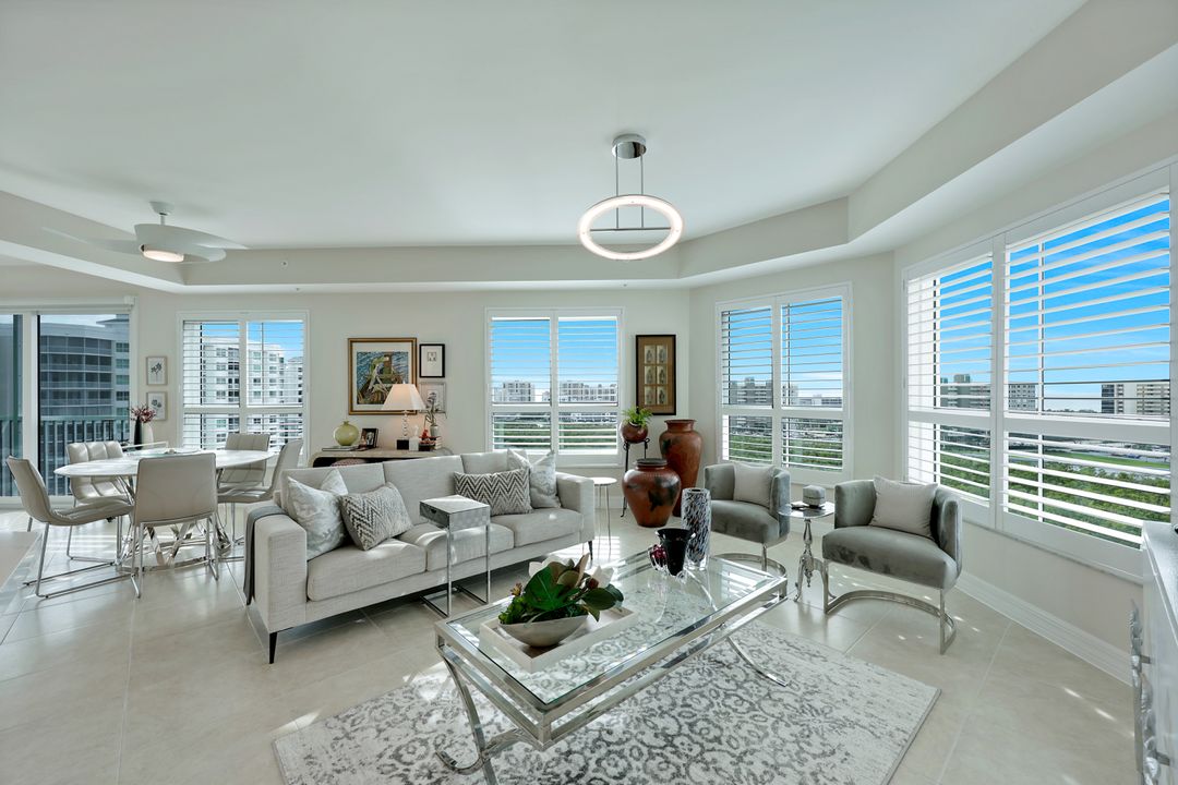 295 Grande Way #801, Naples, FL 34110