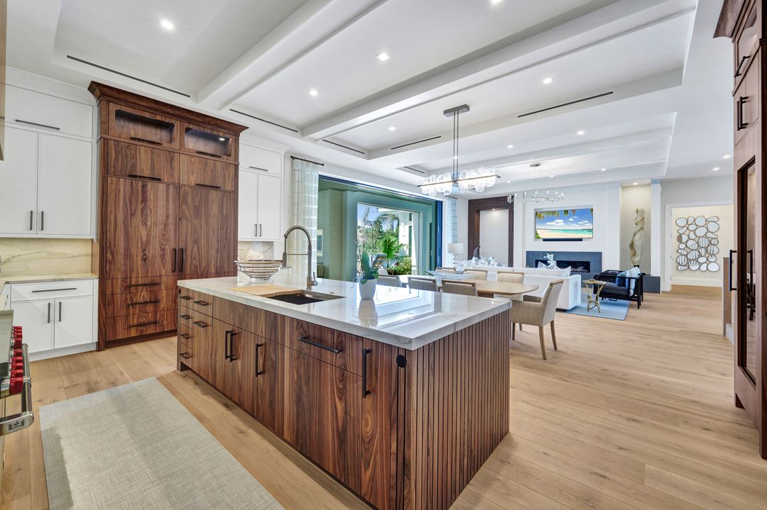 3637 Crayton Rd, Naples, FL 34103