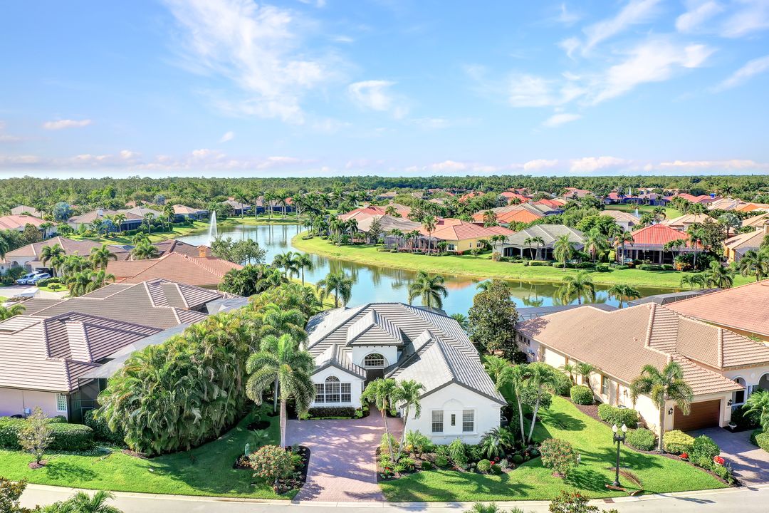 5746 Hammock Isles Dr, Naples, FL 34119