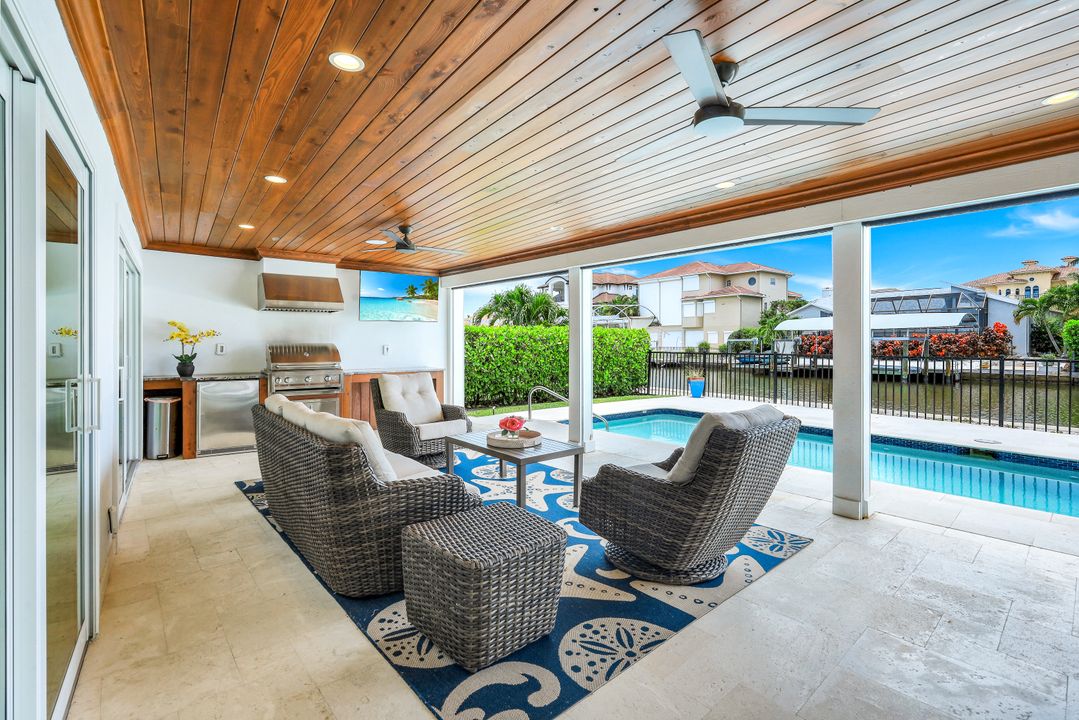 417 Lagoon Ave, Naples, FL 34108