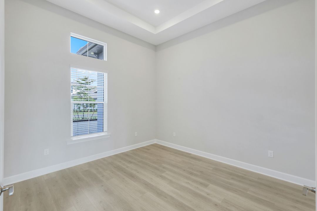 15460 Turin Dr, Naples, FL 34114