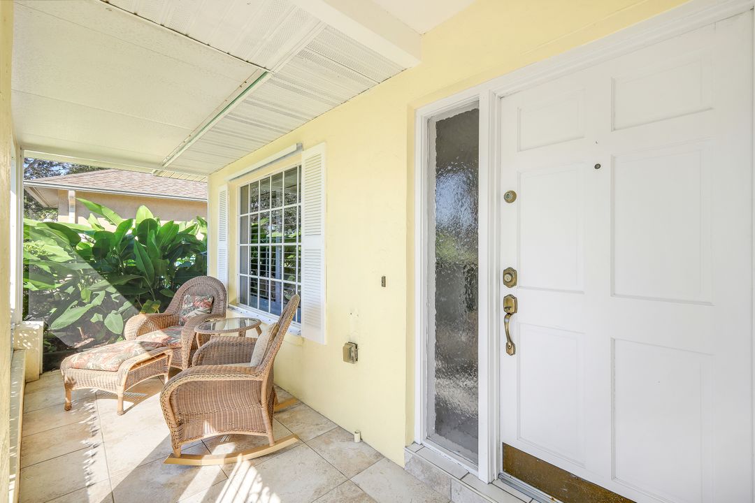 623 98th Ave N, Naples, FL 34108