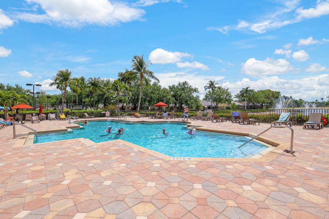 8149 Tauren Ct  #p 434, Naples, FL 34119