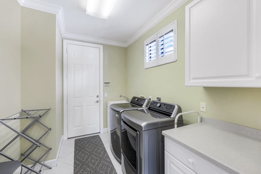 833 Swan Dr, Marco Island, FL 34145