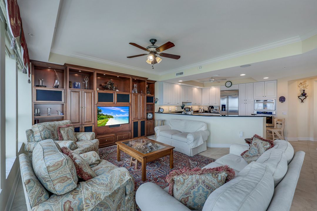 295 Grande Way #1203, Naples, FL 34110