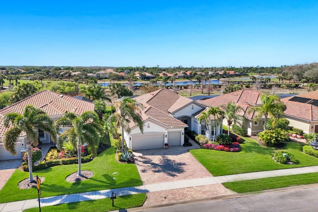 9327 Marble Stone Dr, Naples, FL 34120