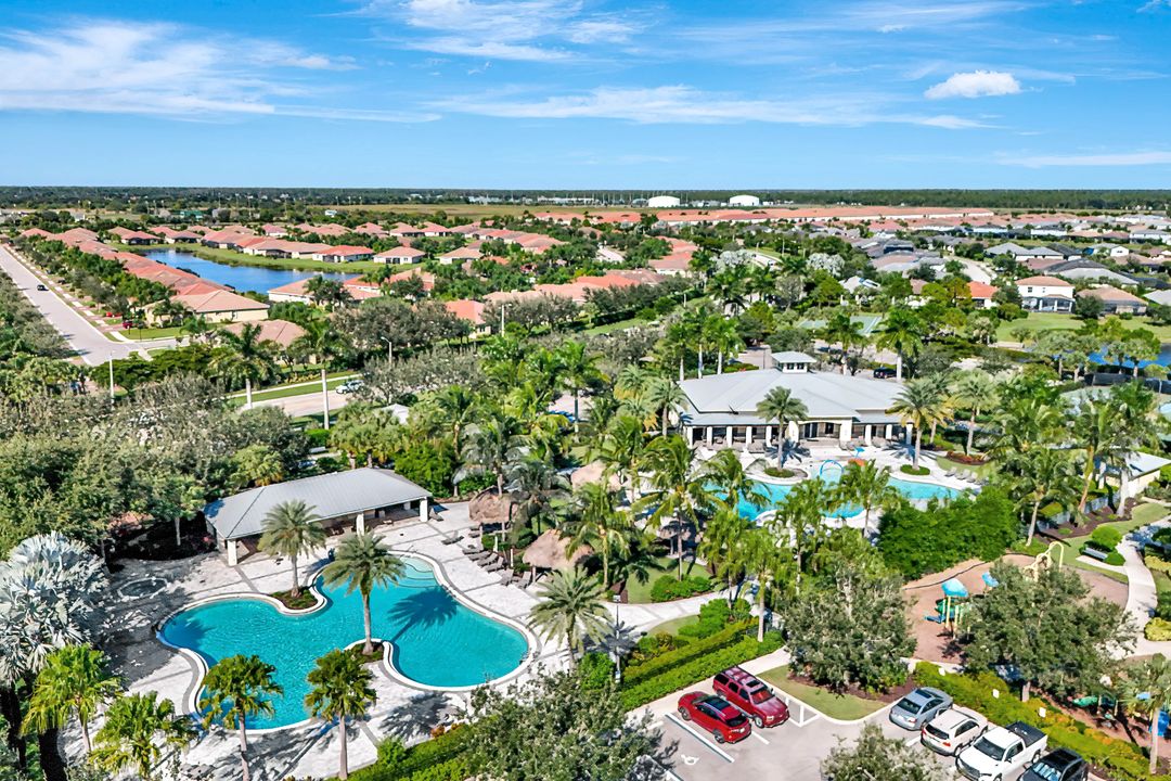 2193 Clementine St, Naples, FL 34120