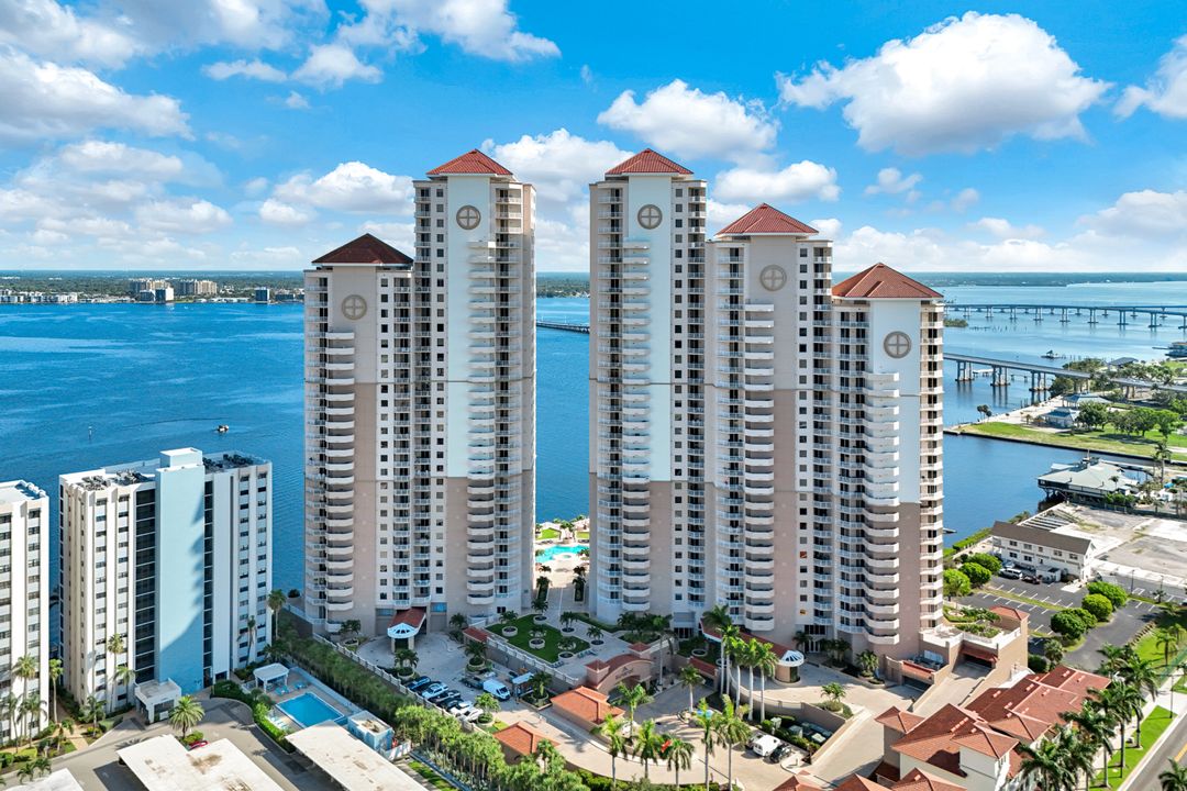 2104 W First St #1404, Fort Myers, FL 33901