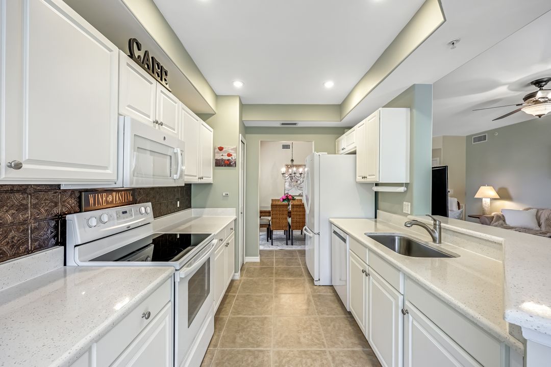 1375 Henley St #402, Naples, FL 34105