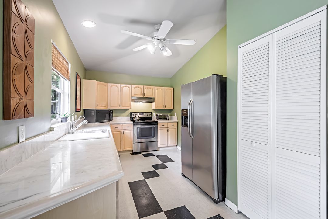 2971 6th St NW, Naples, FL 34120