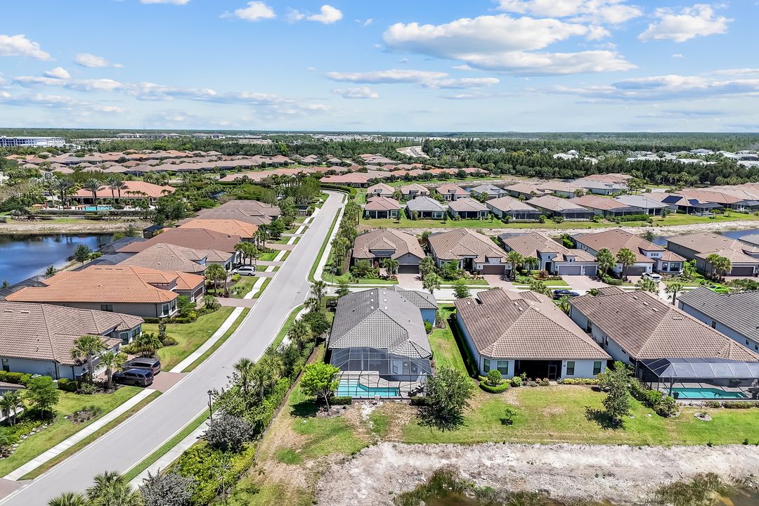 8396 Promoso Ct, Naples, FL 34114