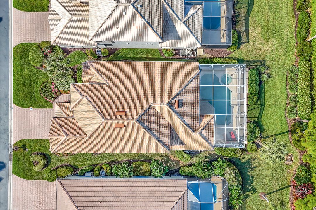 1745 Marsh Run, Naples, FL 34109