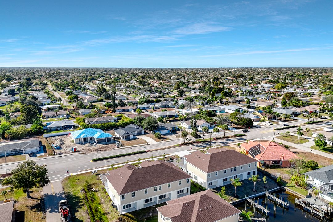 3527 Country Club Blvd, Cape Coral, FL 33904